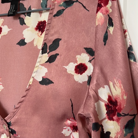 FOREVER 21 cropped floral top - Picture 3 of 4